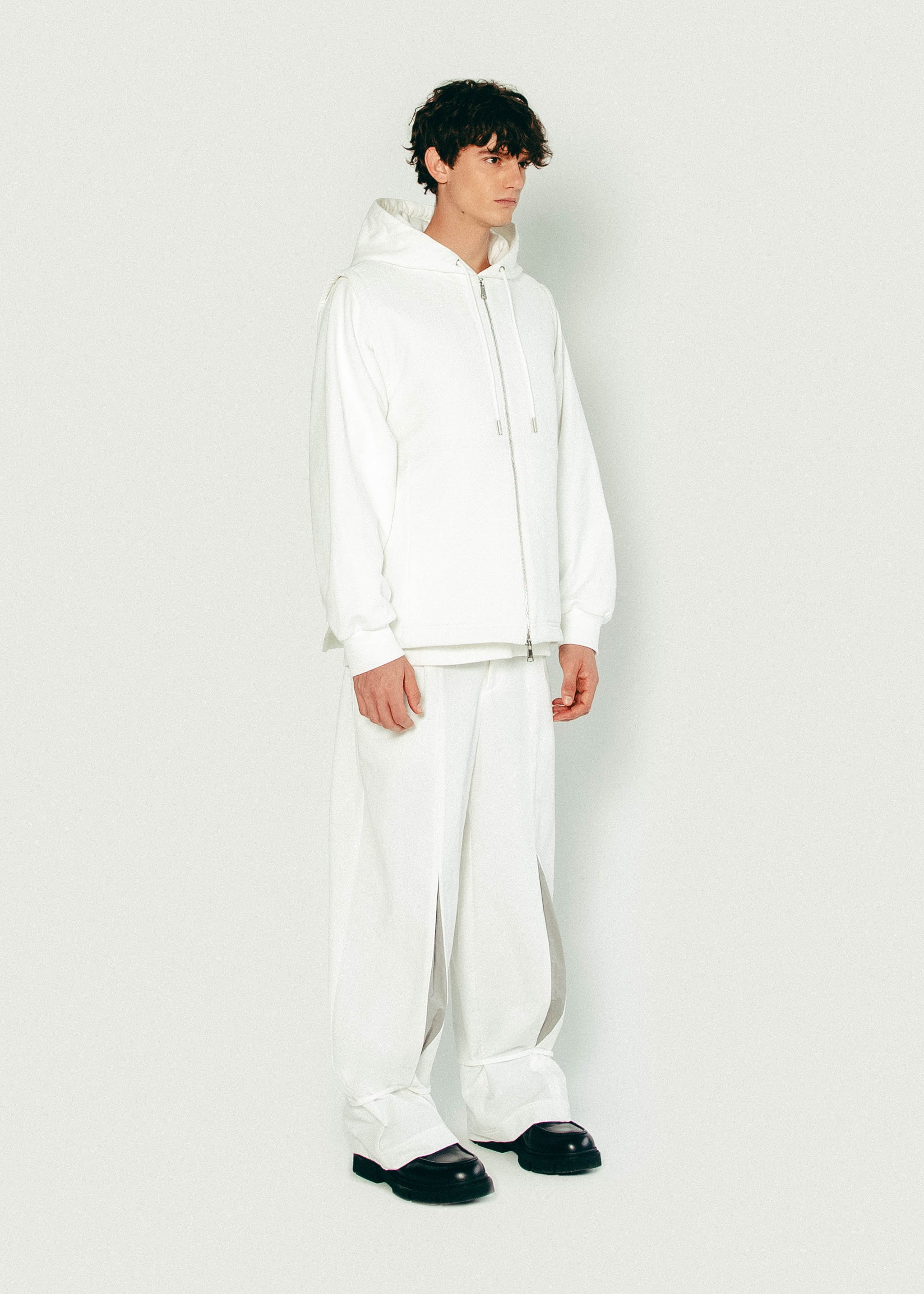 Hooded Sweater in White | MICHMIKA